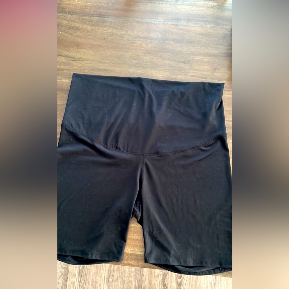 Maternity bike shorts